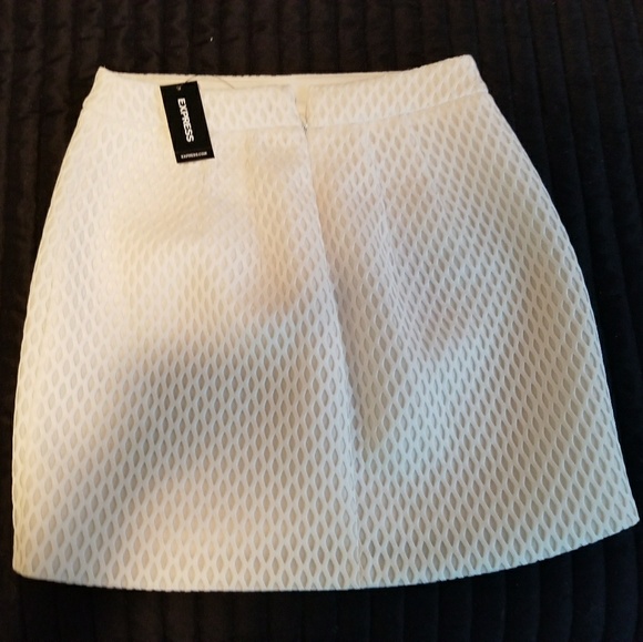 EXPRESS White Miniskirt,Brand new, Size 0. - Picture 2 of 10